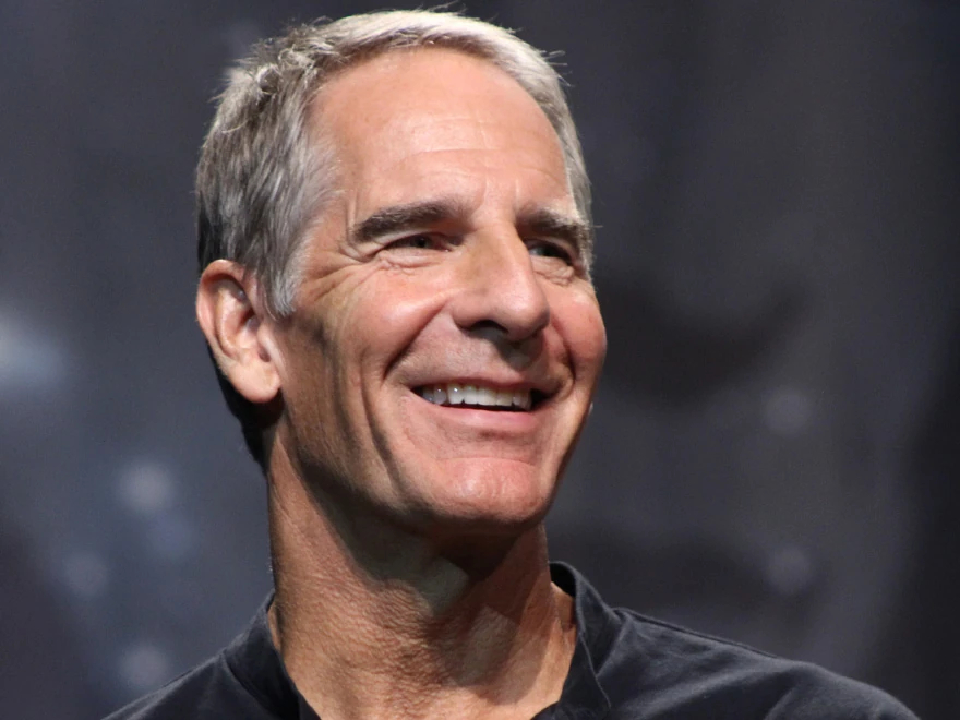 Scott Bakula